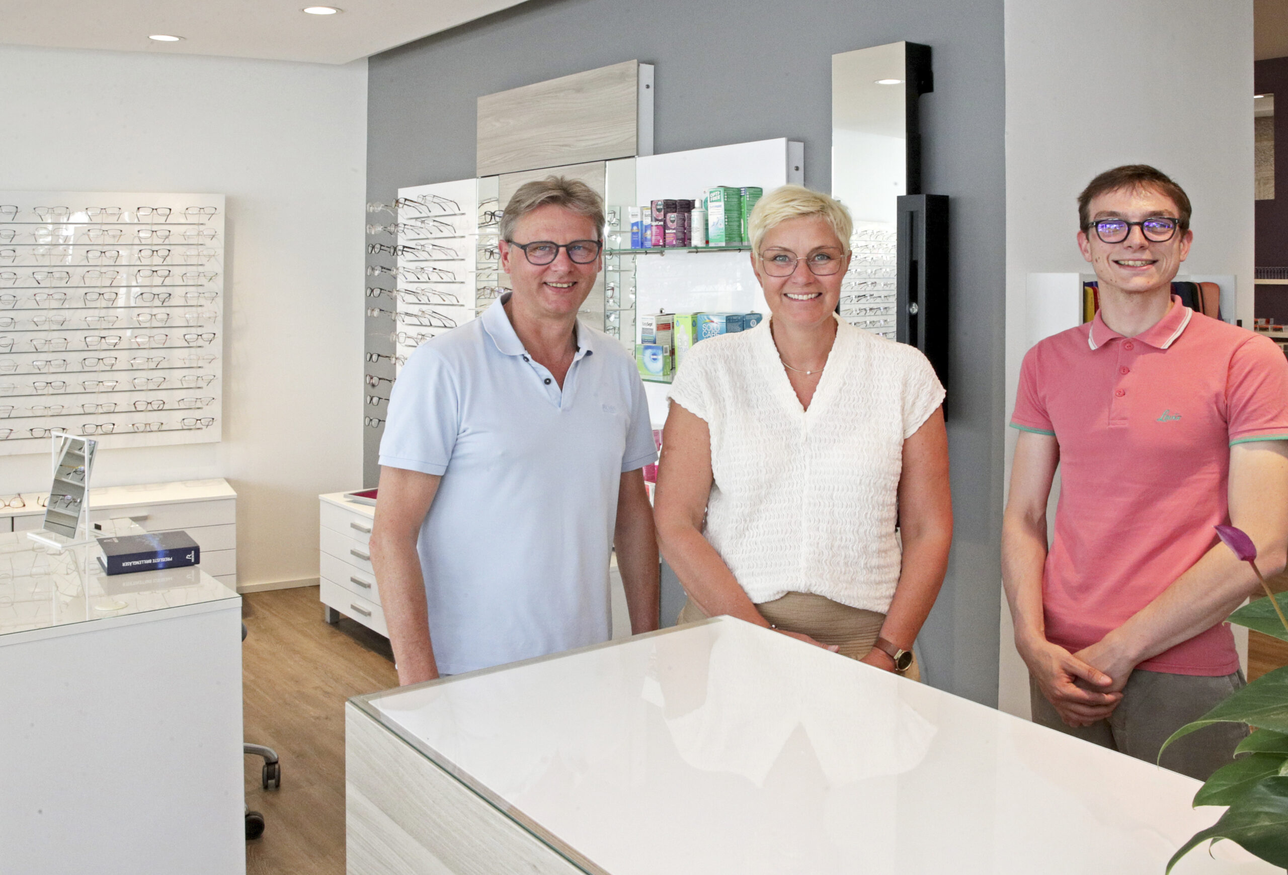 Das Team Optik Gmelin von links: Jan Schmitz, Martina Hinderer, Neil Hilbrig